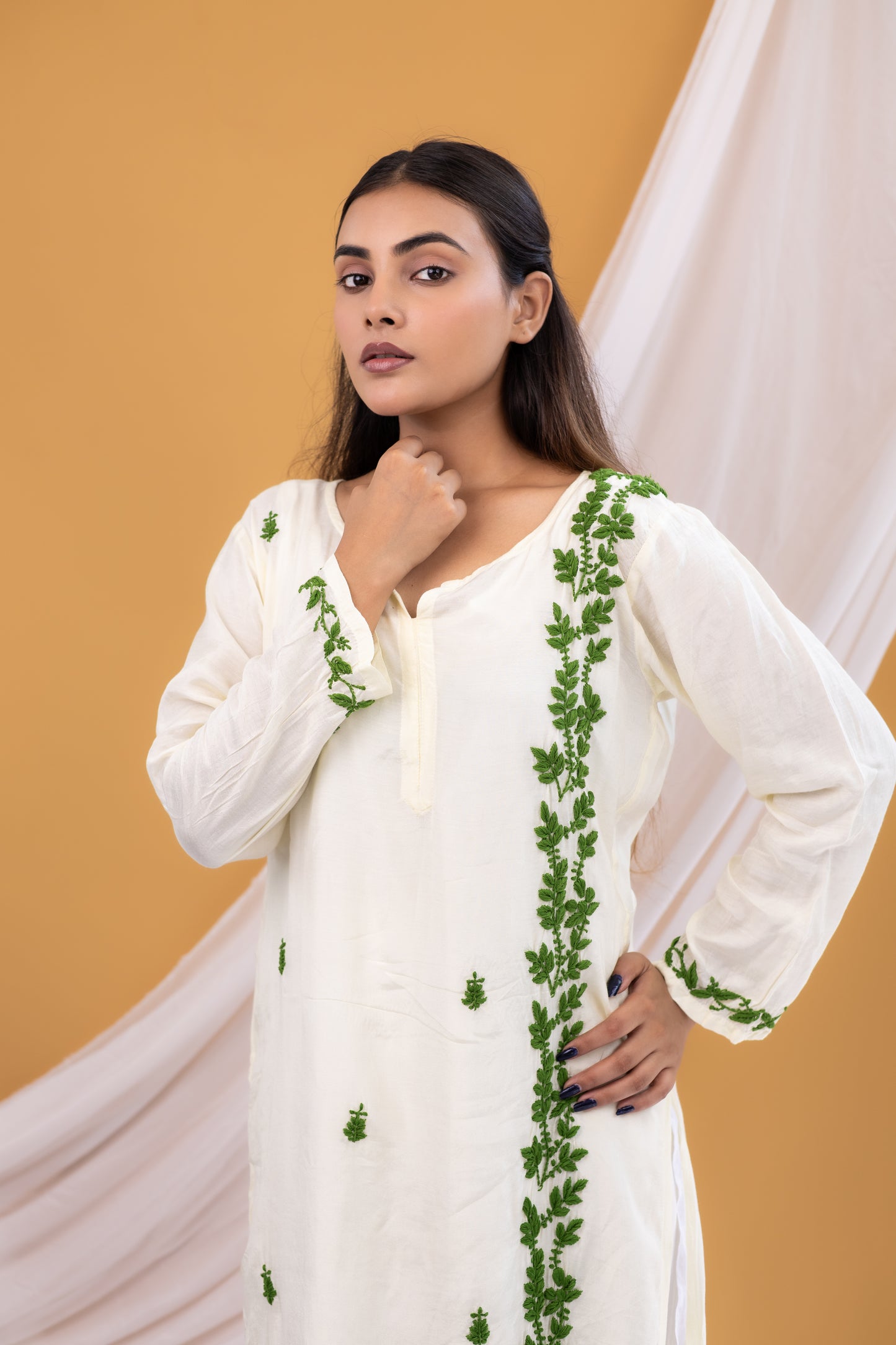Zaira Sabz-e-Noor Natural Ivory Muslin Chikankari Kurta