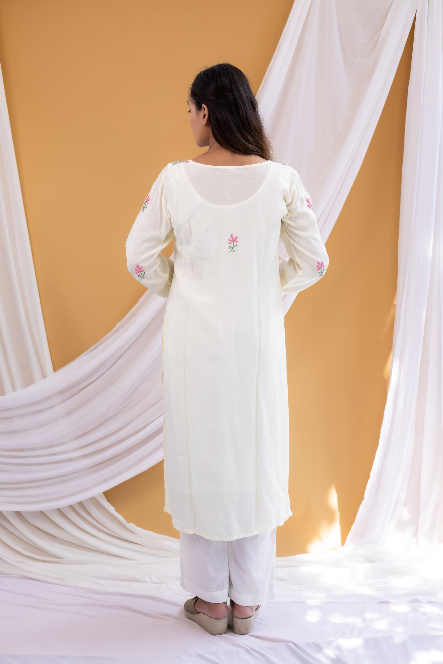Zaira Noor-e-Gul Natural Ivory Muslin Chikankari Kurta