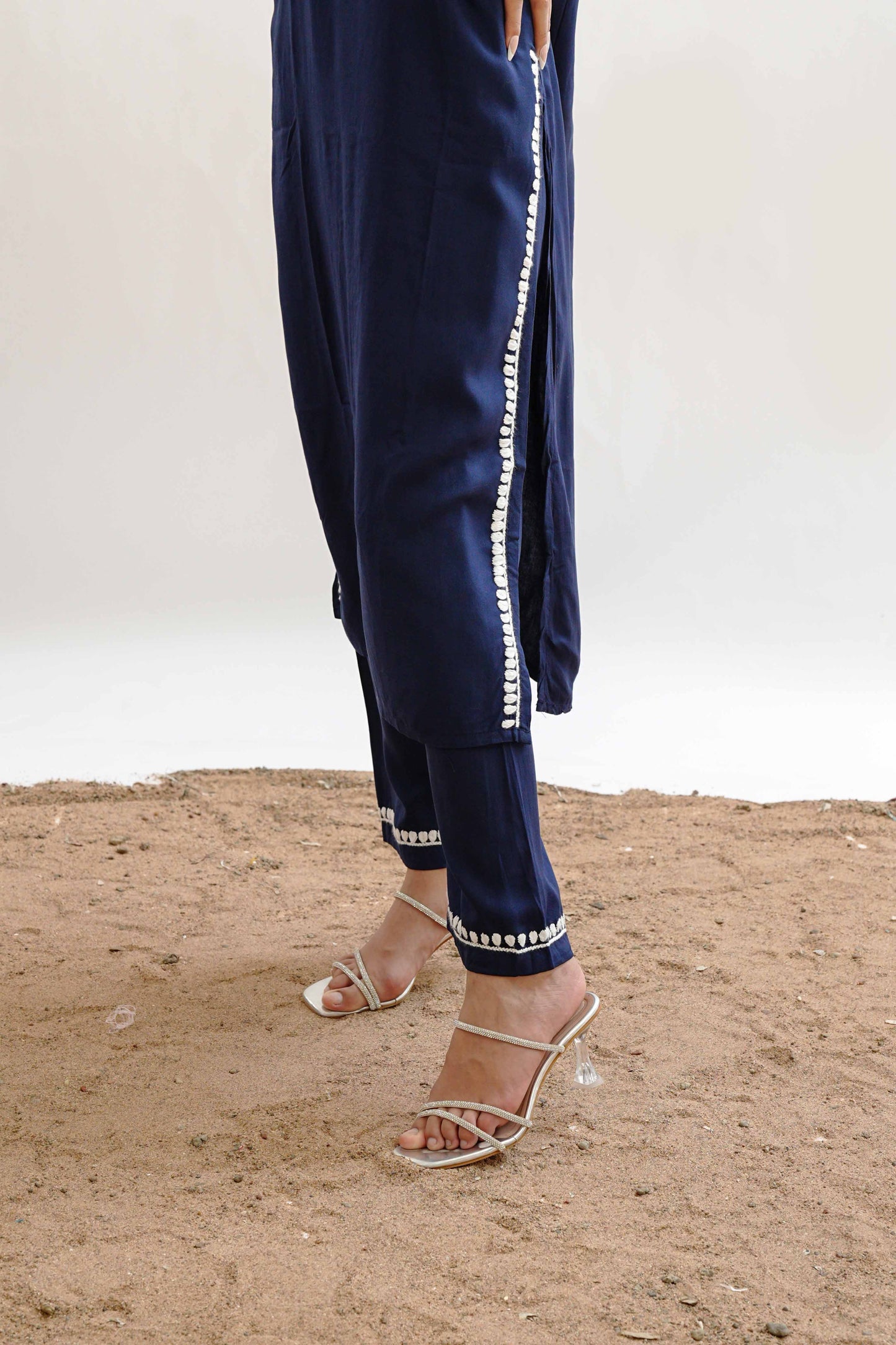 Zaira Meher-e-Lucknow Rayon Navy Blue Chikankari Kurta Set – 2 Piece
