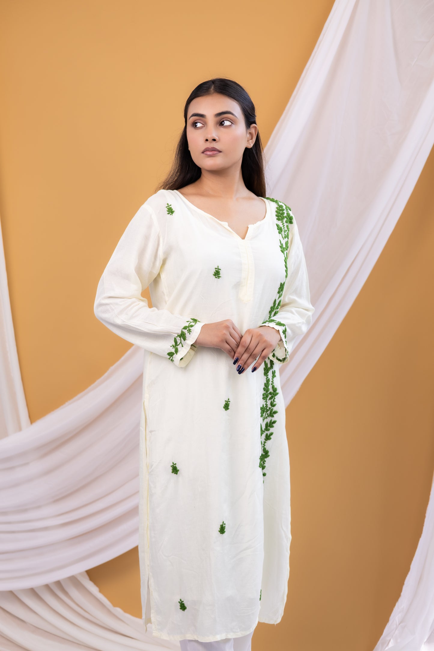 Zaira Sabz-e-Noor Natural Ivory Muslin Chikankari Kurta