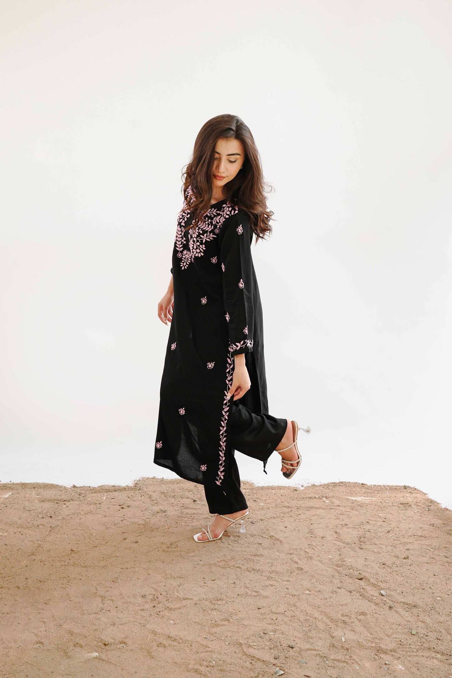 Zaira Nazakat-e-Noor Black Chikankari Kurta Pajama Set